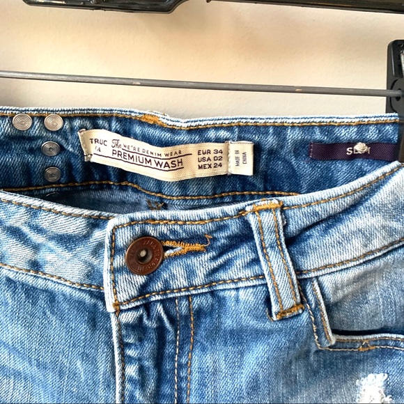 Zara Distressed Jeans - Picture 2 of 7